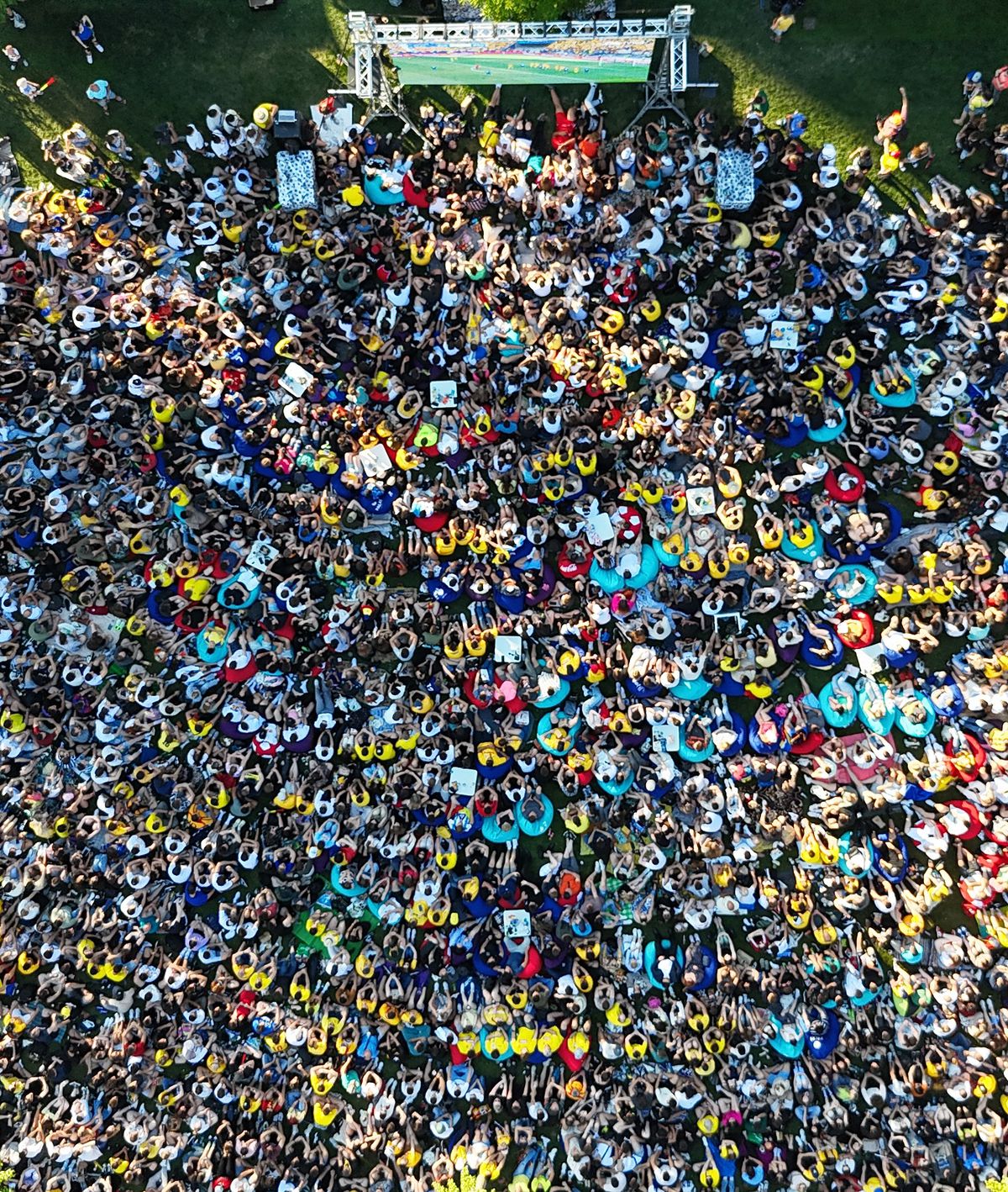 Bucurie în toată țara, după calificarea României în optimile EURO 2024