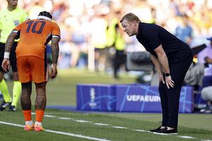 Atac devastator la selecționerul olandez Ronald Koeman: „Este stupid și jenant, dar tot ar trebui să meargă în genunchi în fața echipei Portugaliei pentru a-și cere umil scuze!”