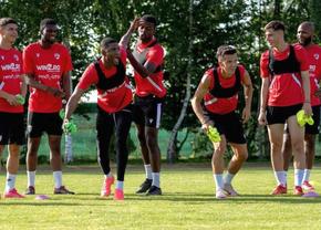 Dinamo a deplasat 24 de fotbaliști în cantonamentul din Slovenia » Cine a rămas acasă