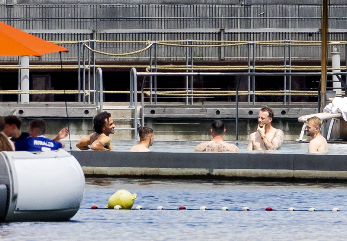 Fratele vârfului trecut pe la Rapid și Farul este cerut insistent TITULAR în România - Olanda: „Aș îndrăzni să joc așa!”