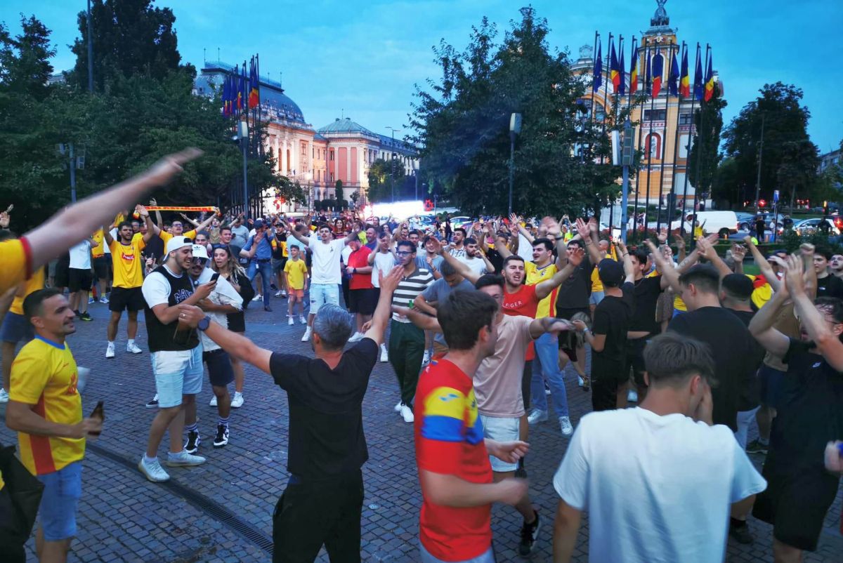 Nu doar în București! Românii au ieșit aseară pe străzi în toată țara