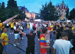 Nu doar în București! Românii au ieșit aseară pe străzi în toată țara