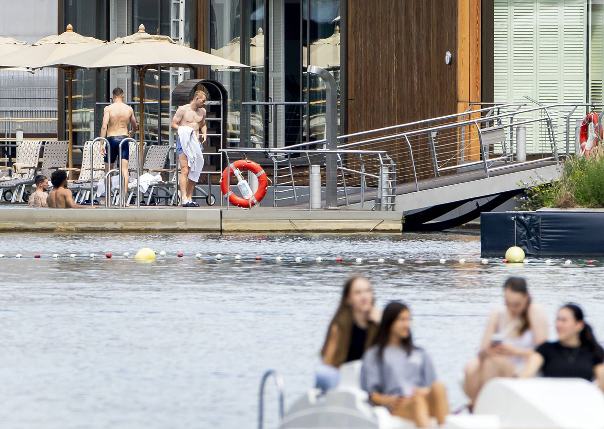 Fratele vârfului trecut pe la Rapid și Farul este cerut insistent TITULAR în România - Olanda: „Aș îndrăzni să joc așa!”