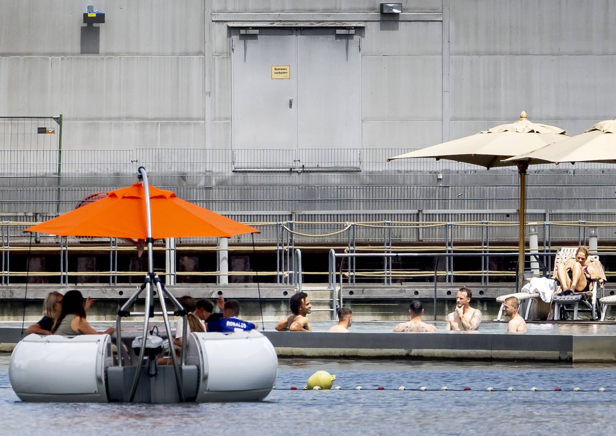 Fratele vârfului trecut pe la Rapid și Farul este cerut insistent TITULAR în România - Olanda: „Aș îndrăzni să joc așa!”