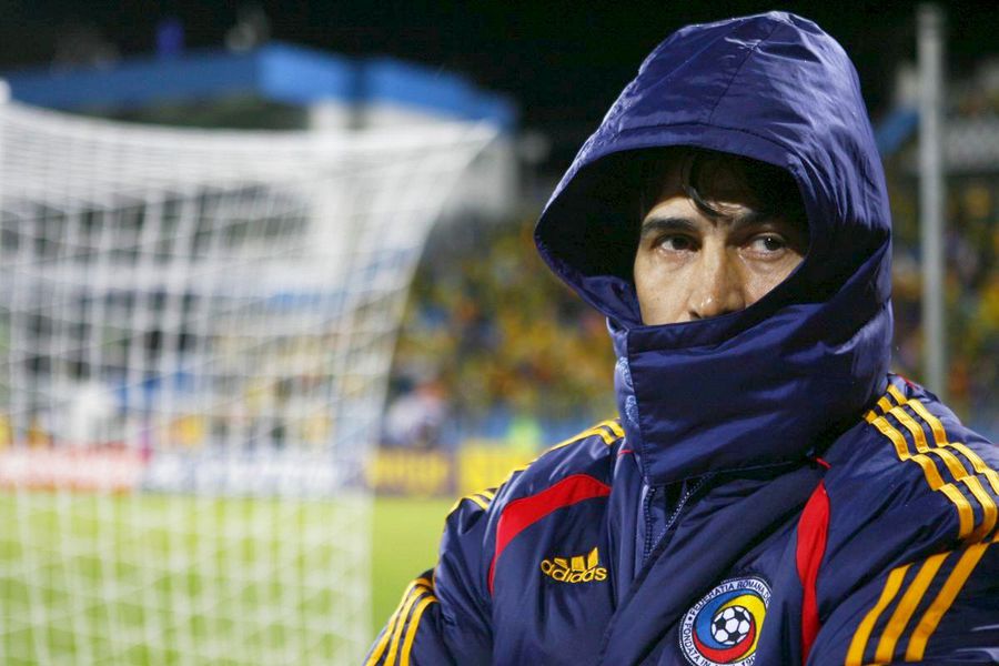 Victor Pițurcă a părăsit banca naționalei în 2009 după un eșec în Austria Austria, „tocătorul” de selecționeri români » Trei antrenori ai „naționalei” dați afară după meciuri cu Das Team + controversa din jurul demiterii lui Lucescu din 1986: „Nu a intervenit Valentin Ceaușescu”