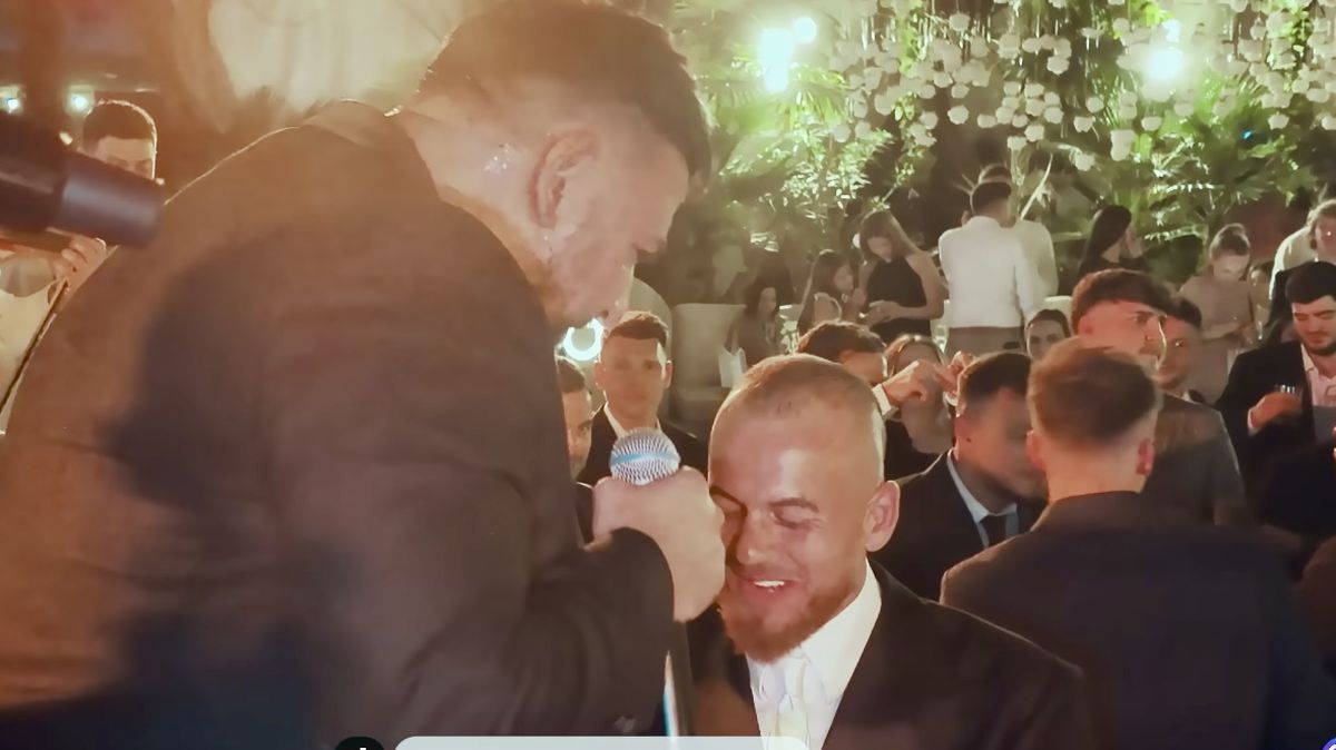 Imagini nepublicate de la nunta lui Coman: „Nașul e Mirel Rădoi!” » Au aruncat mii de euro la lăutari: „Viviana e viața mea”