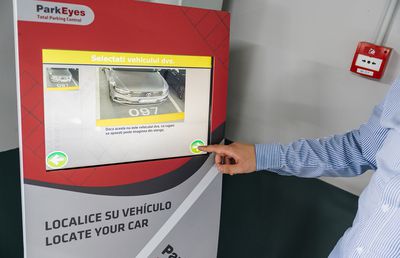 Cauți parcare termen lung pe timpul verii? Alege una cu locuri acoperite!