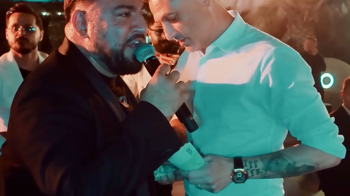 Imagini nepublicate de la nunta lui Coman: „Nașul e Mirel Rădoi!” » Au aruncat mii de euro la lăutari: „Viviana e viața mea”