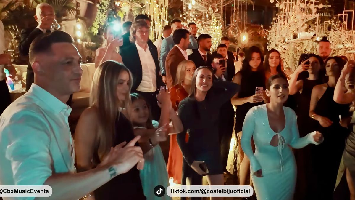 Imagini nepublicate de la nunta lui Coman: „Nașul e Mirel Rădoi!” » Au aruncat mii de euro la lăutari: „Viviana e viața mea”