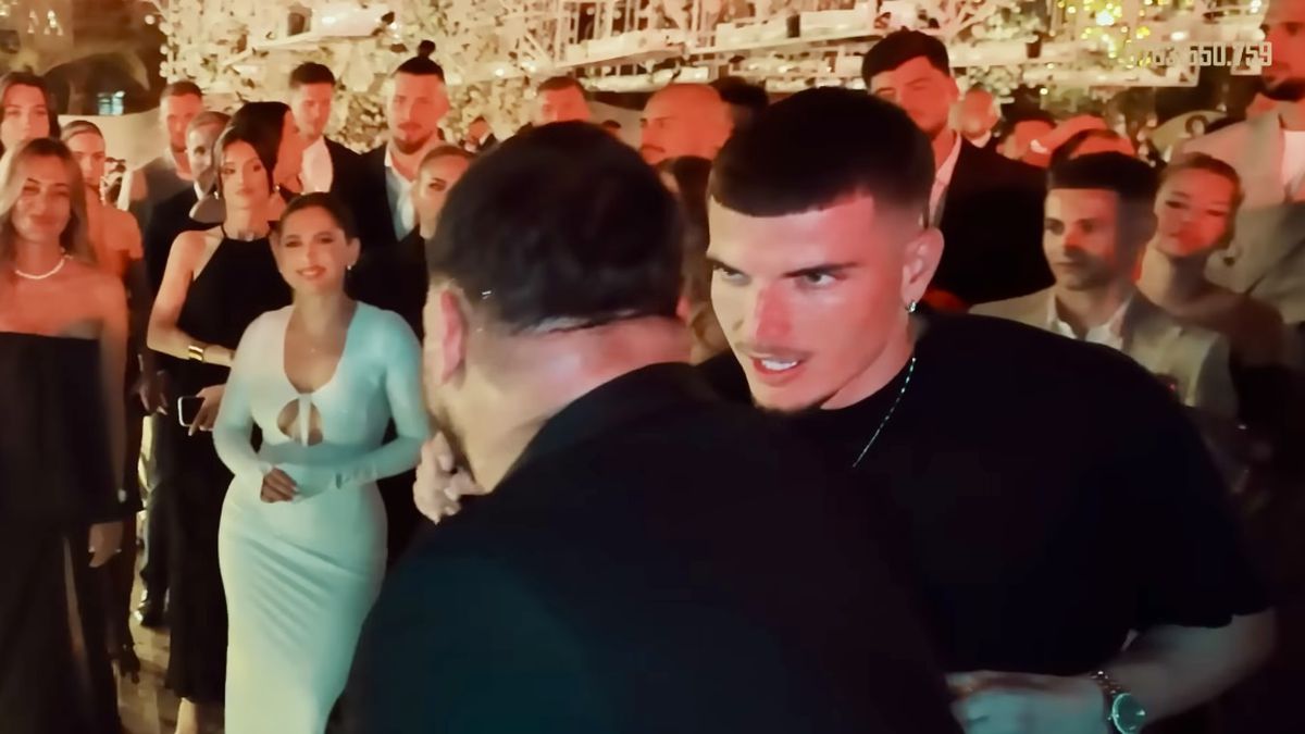 Imagini nepublicate de la nunta lui Coman: „Nașul e Mirel Rădoi!” » Au aruncat mii de euro la lăutari: „Viviana e viața mea”