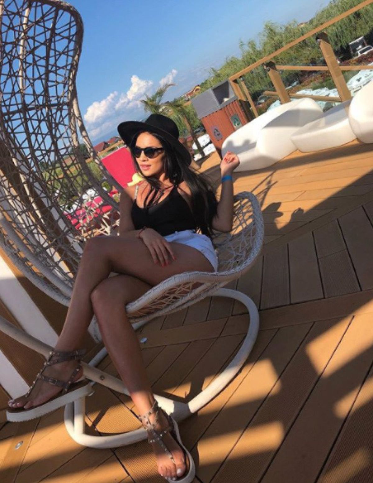 GALERIE FOTO Iubita cu dimensiuni perfecte a lui Alexandru Maxim, fotografii fără inhibiții pe Instagram