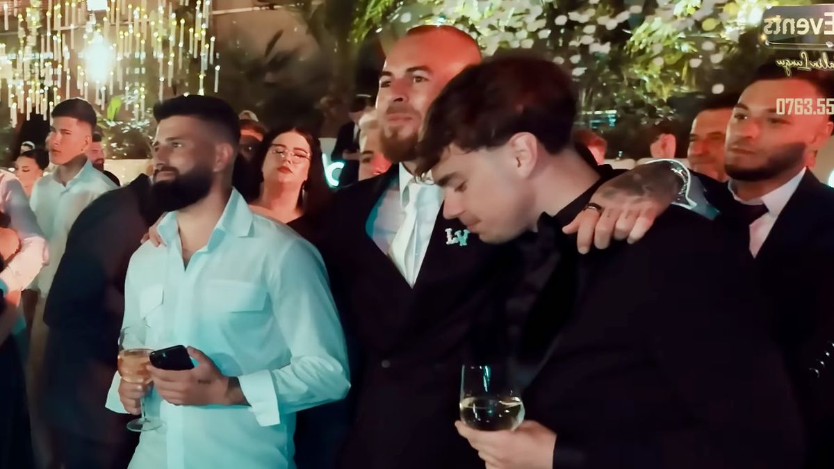 Imagini nepublicate de la nunta lui Coman: „Nașul e Mirel Rădoi!” » Au aruncat mii de euro la lăutari: „Viviana e viața mea”