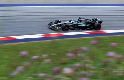 Început cu dreptul pentru George Russell la Marele Premiu al Austriei » Puștiul de 19 ani care l-a înlocuit pe Lando Norris a produs surpriza