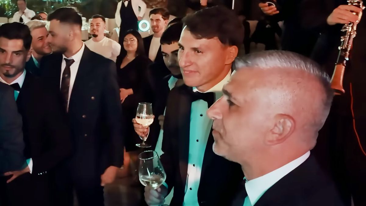 Imagini nepublicate de la nunta lui Coman: „Nașul e Mirel Rădoi!” » Au aruncat mii de euro la lăutari: „Viviana e viața mea”