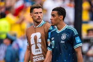 Era să plece de la stadion cu învingătorii » Campionul din Bundesliga a încurcat autocarul după eșecul cu Ecuador!
