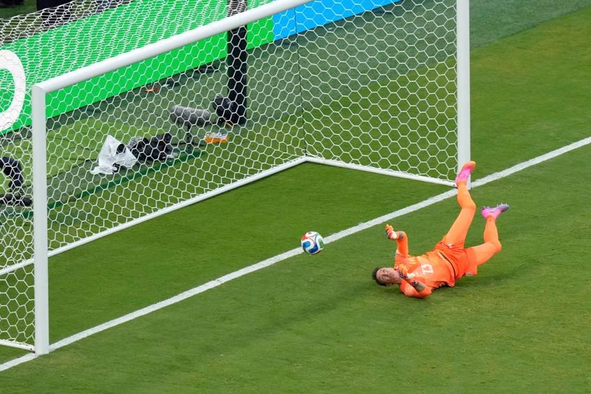 Fernando Muslera, gafă de proporții în Uruguay - Spania