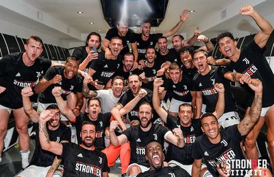 JUVENTUS.  Maurizio Sarri, cel mai bătrân campion în Serie A: „Dacă aţi câştigat şi cu mine, sunteţi chiar puternici” » Ce s-a întâmplat în vestiar