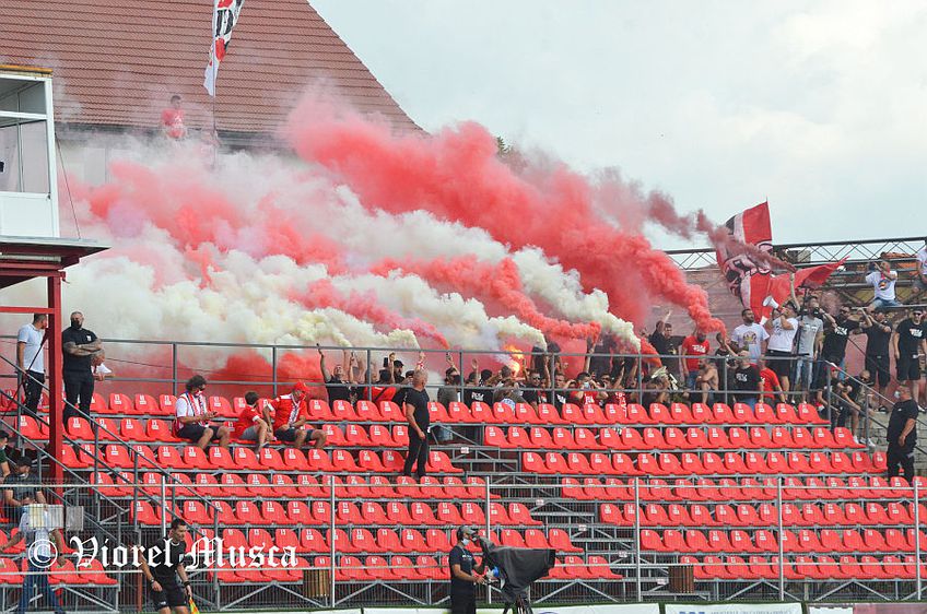 UTA a fost încurajată de fani la meciul cu Rapid // FOTO: Viorel Musca