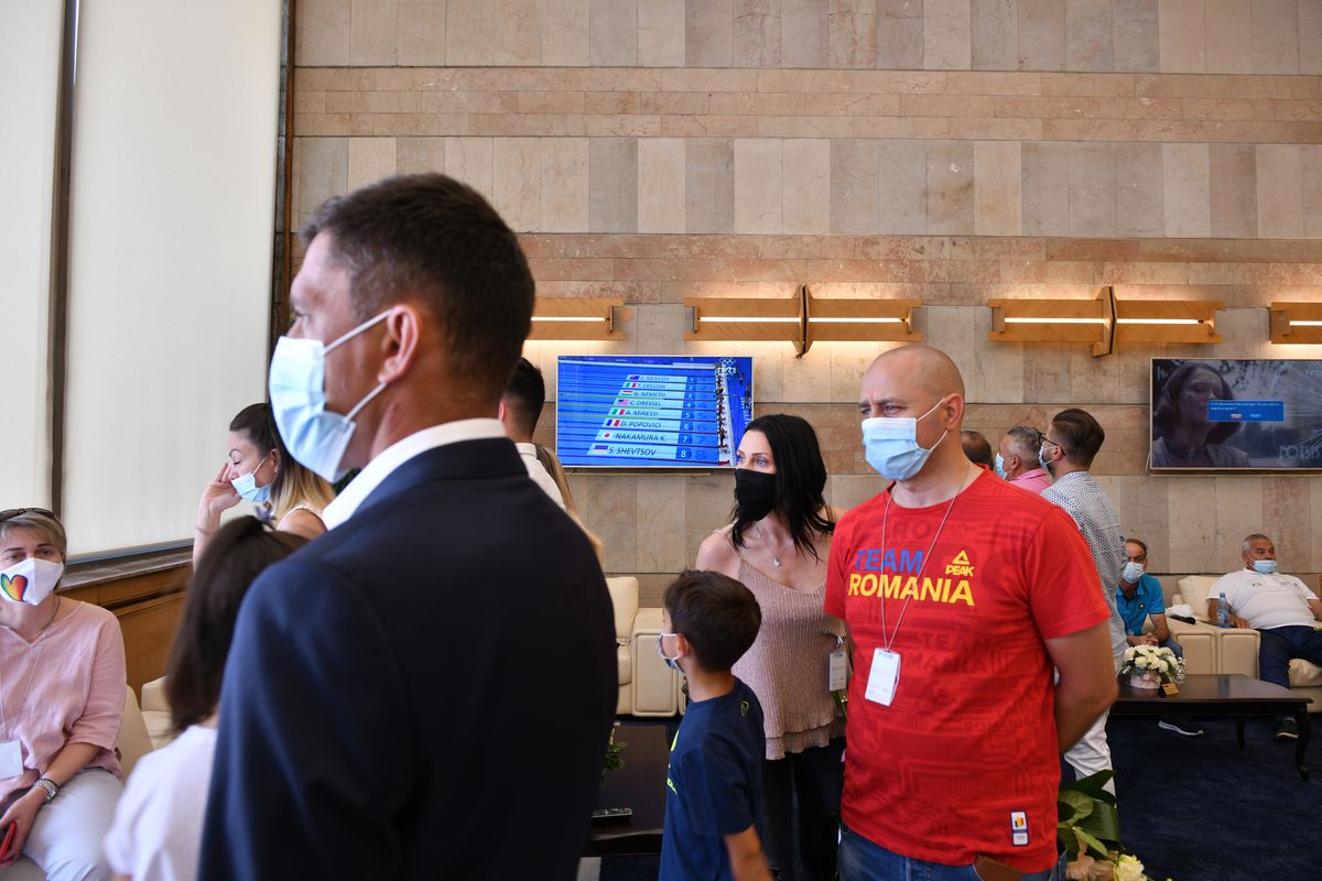 Ana Maria Popescu la aterizarea la București