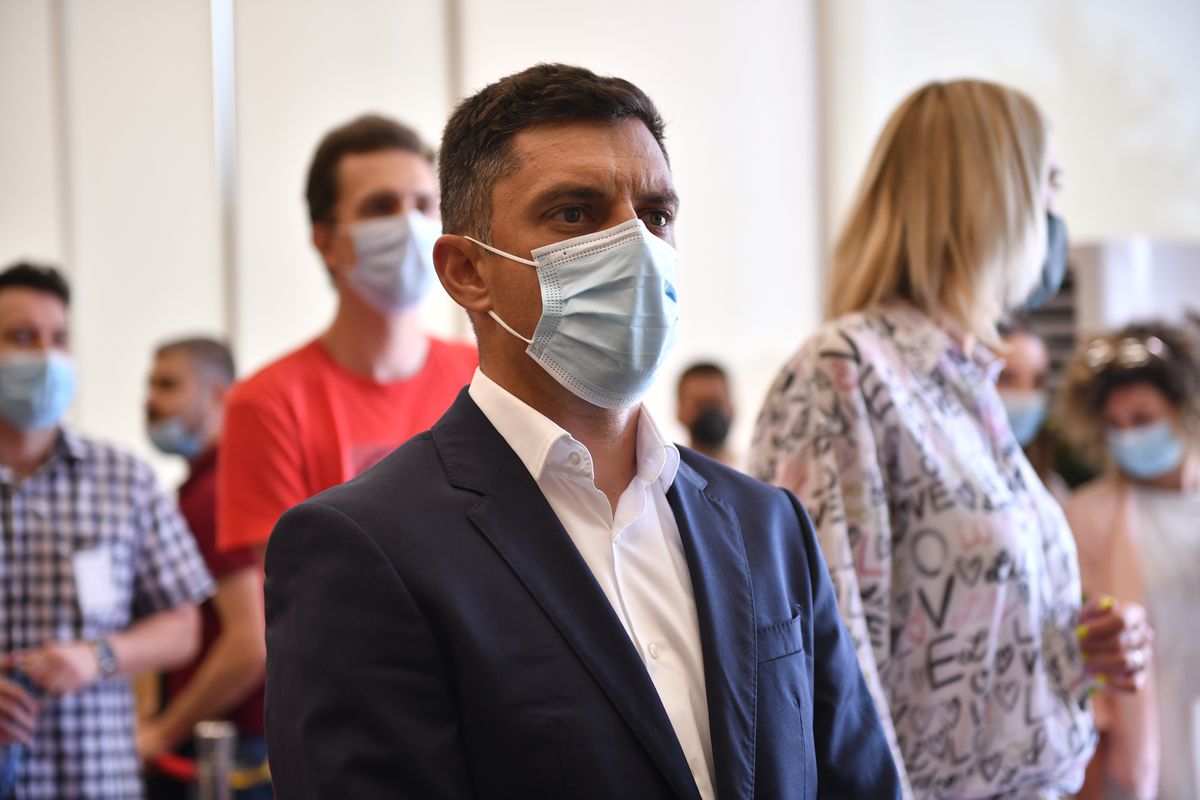 Moment tensionat între Ana Maria Popescu și Eduard Novak » Imagini din culise