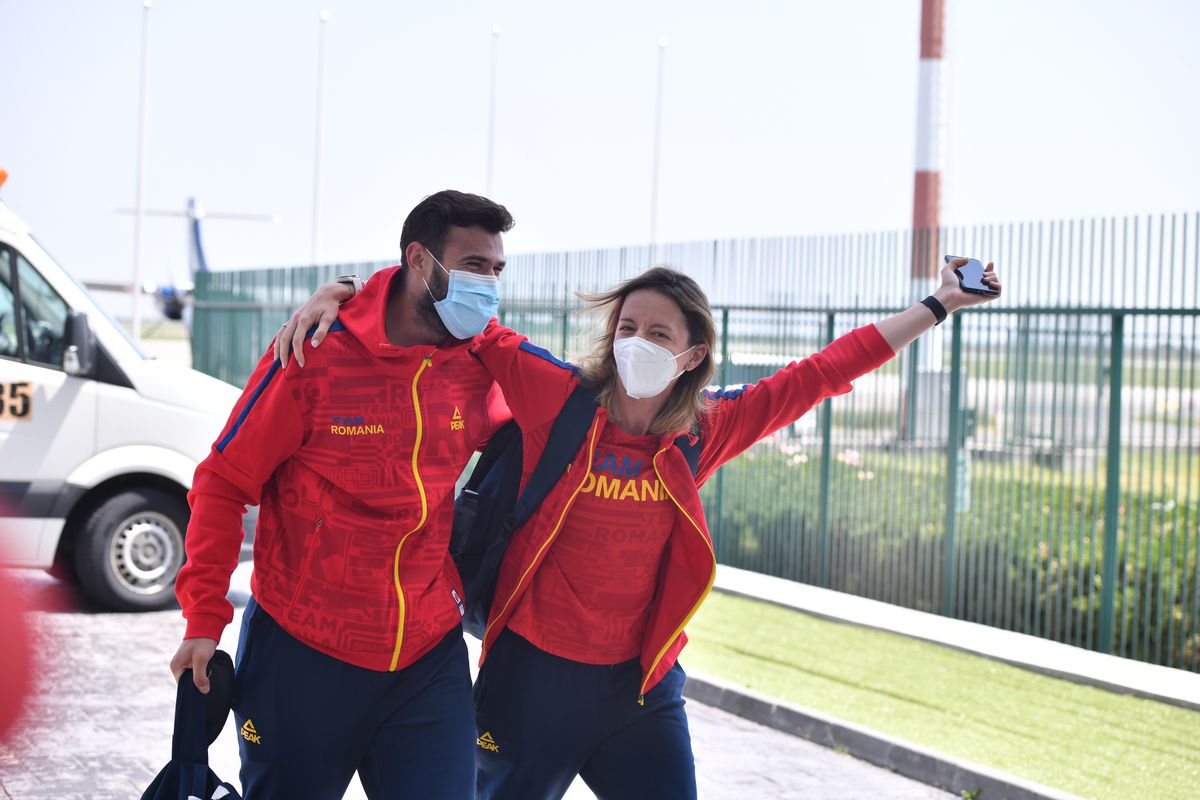 Cum a aterizat la București, Ana Maria Popescu s-a luat de ministrul Novak, aflat chiar lângă ea: „Unde-i cecul ăla de 5 milioane?”