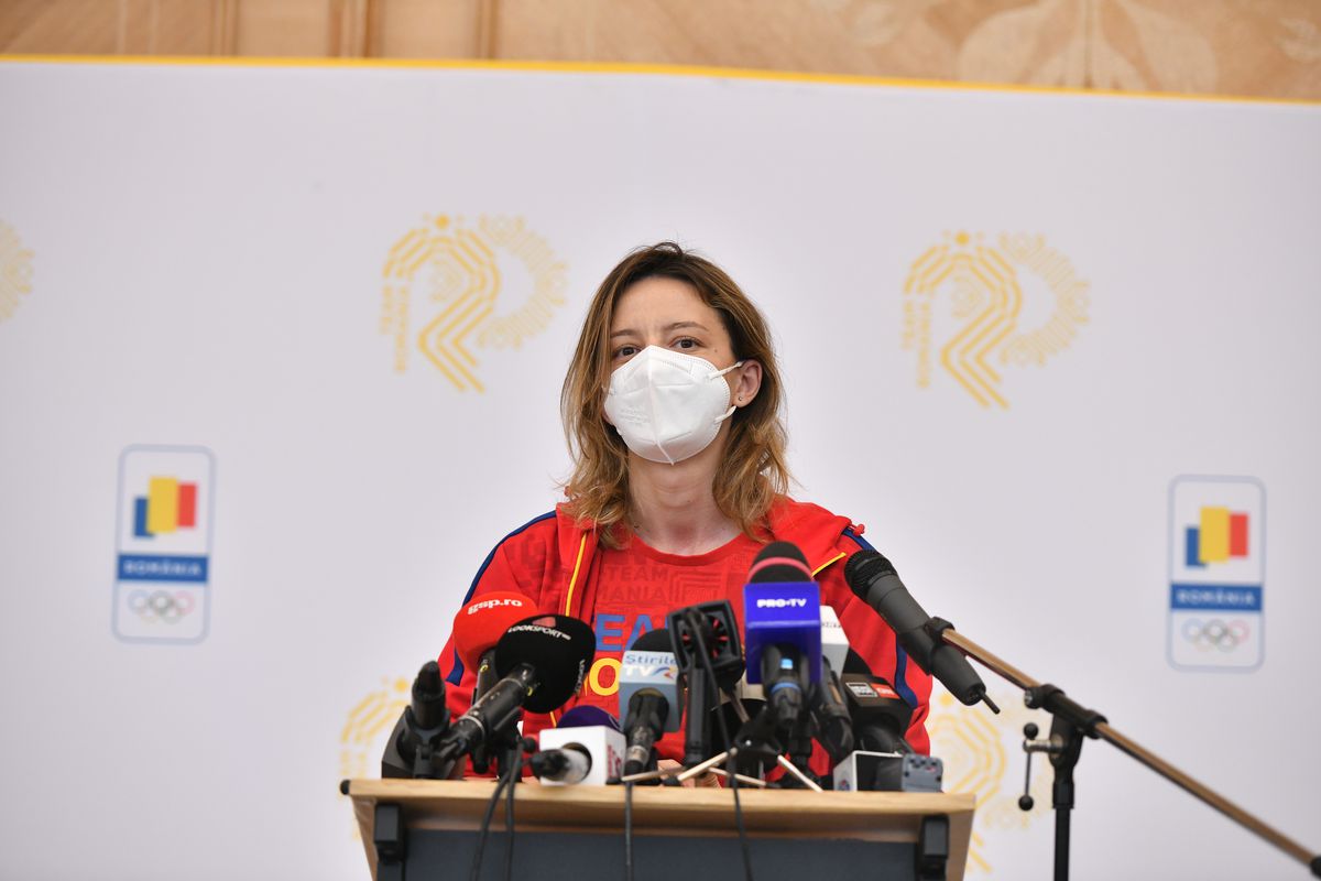 Cum a aterizat la București, Ana Maria Popescu s-a luat de ministrul Novak, aflat chiar lângă ea: „Unde-i cecul ăla de 5 milioane?”