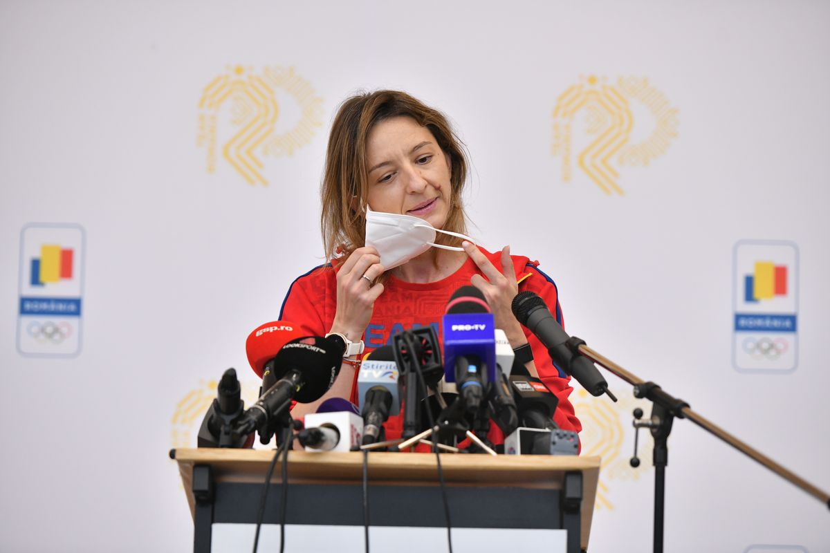 Cum a aterizat la București, Ana Maria Popescu s-a luat de ministrul Novak, aflat chiar lângă ea: „Unde-i cecul ăla de 5 milioane?”