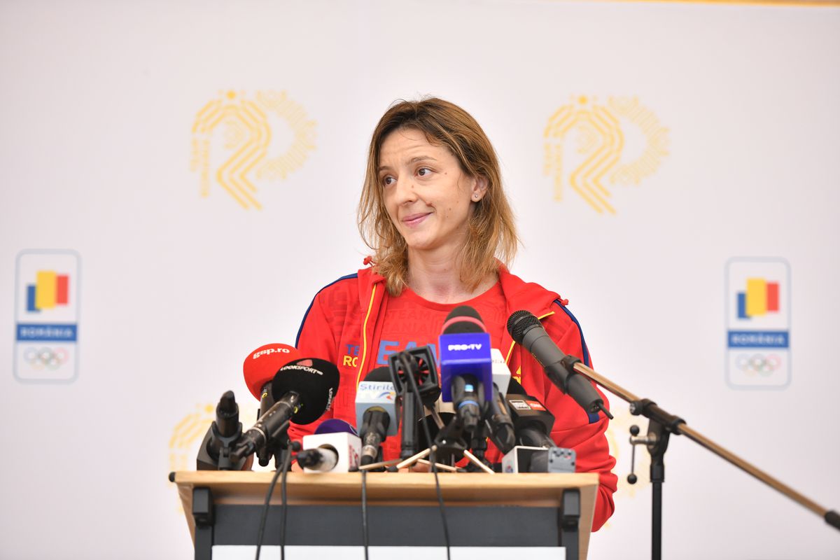 Cum a aterizat la București, Ana Maria Popescu s-a luat de ministrul Novak, aflat chiar lângă ea: „Unde-i cecul ăla de 5 milioane?”