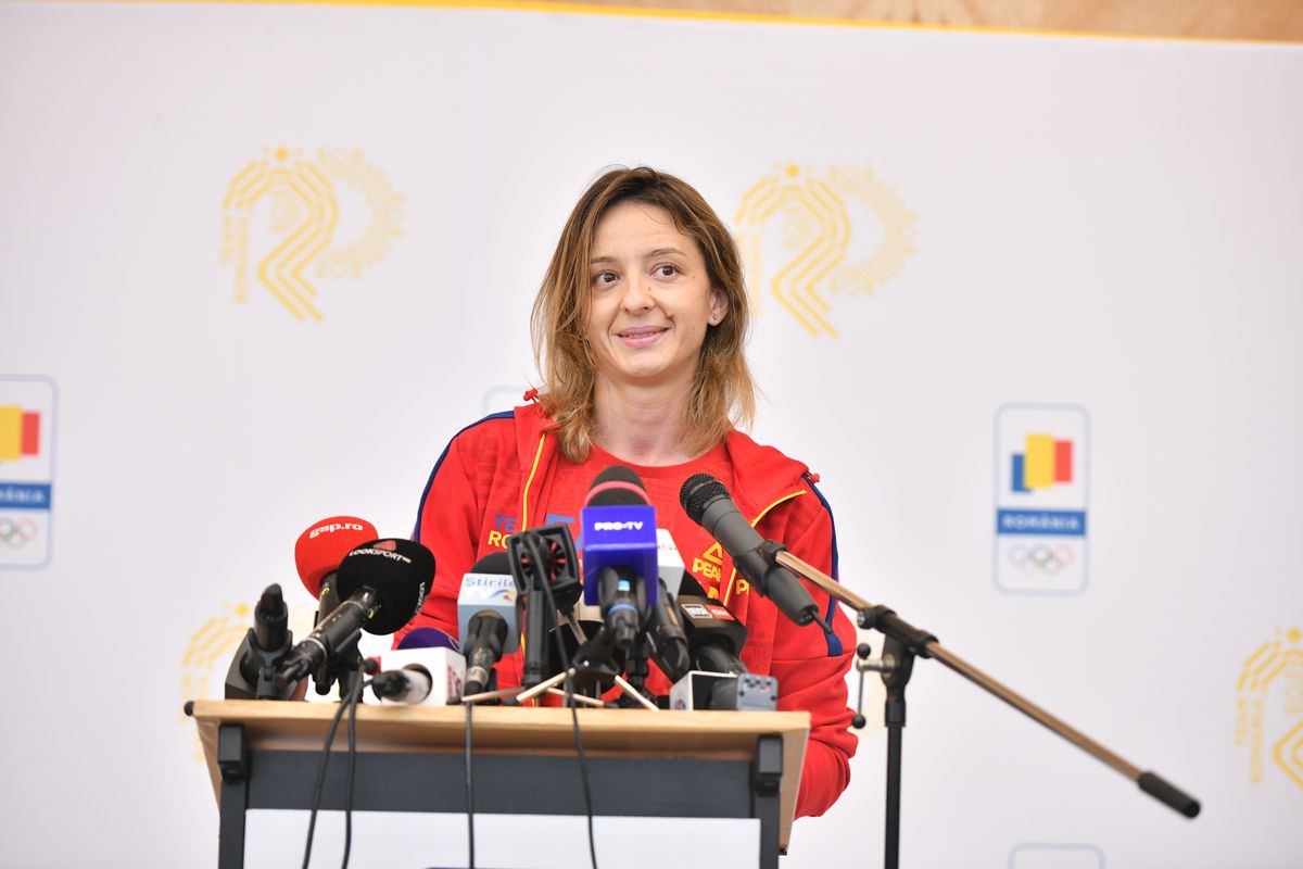 Cum a aterizat la București, Ana Maria Popescu s-a luat de ministrul Novak, aflat chiar lângă ea: „Unde-i cecul ăla de 5 milioane?”