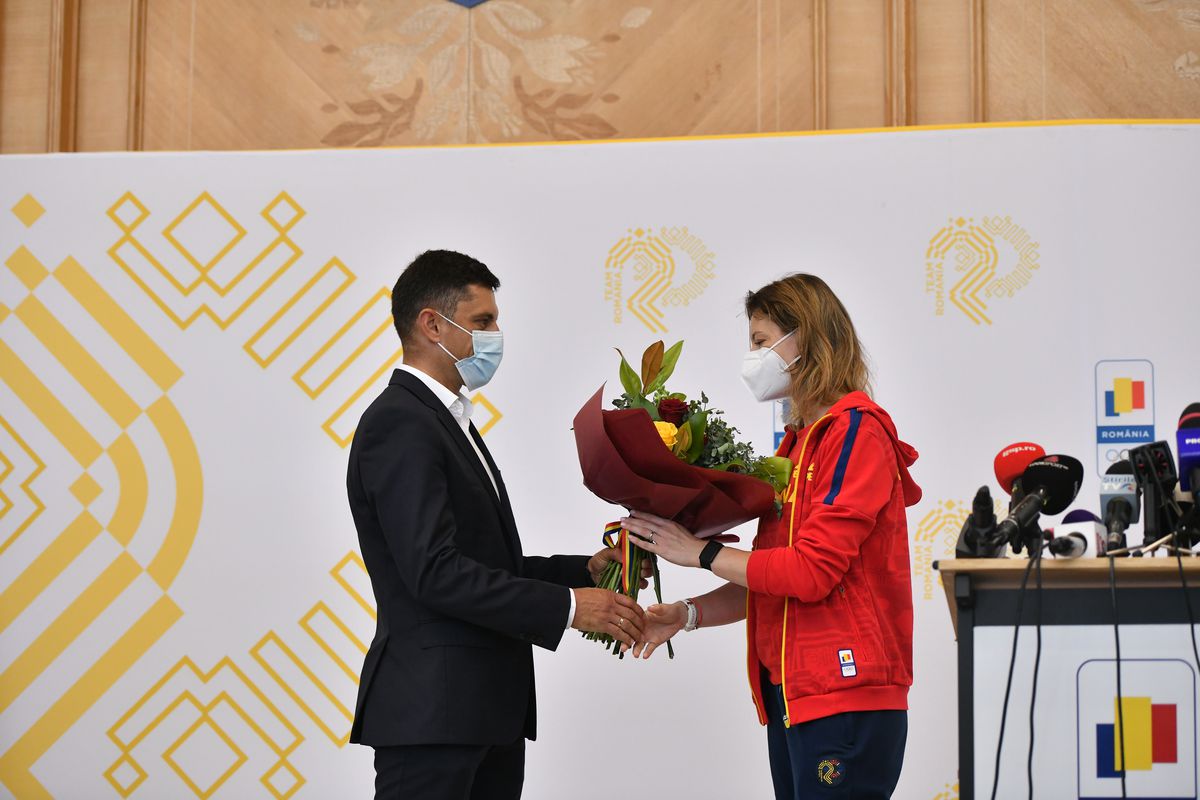 Moment tensionat între Ana Maria Popescu și Eduard Novak » Imagini din culise