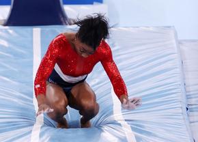 Americanca Simone Biles nu s-a retras din cauza unei accidentări din finala pe echipe de la Tokyo! A suferit un atac de panică: „Greutatea întregii lumi cade pe umerii mei”