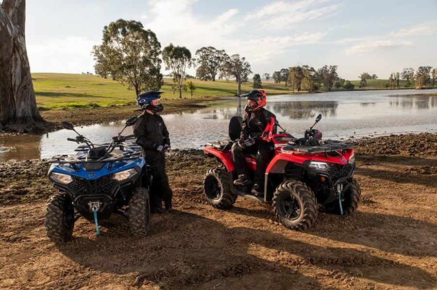 Atuuri la pilotarea lui CFMOTO X4 CForce 450S Tractor