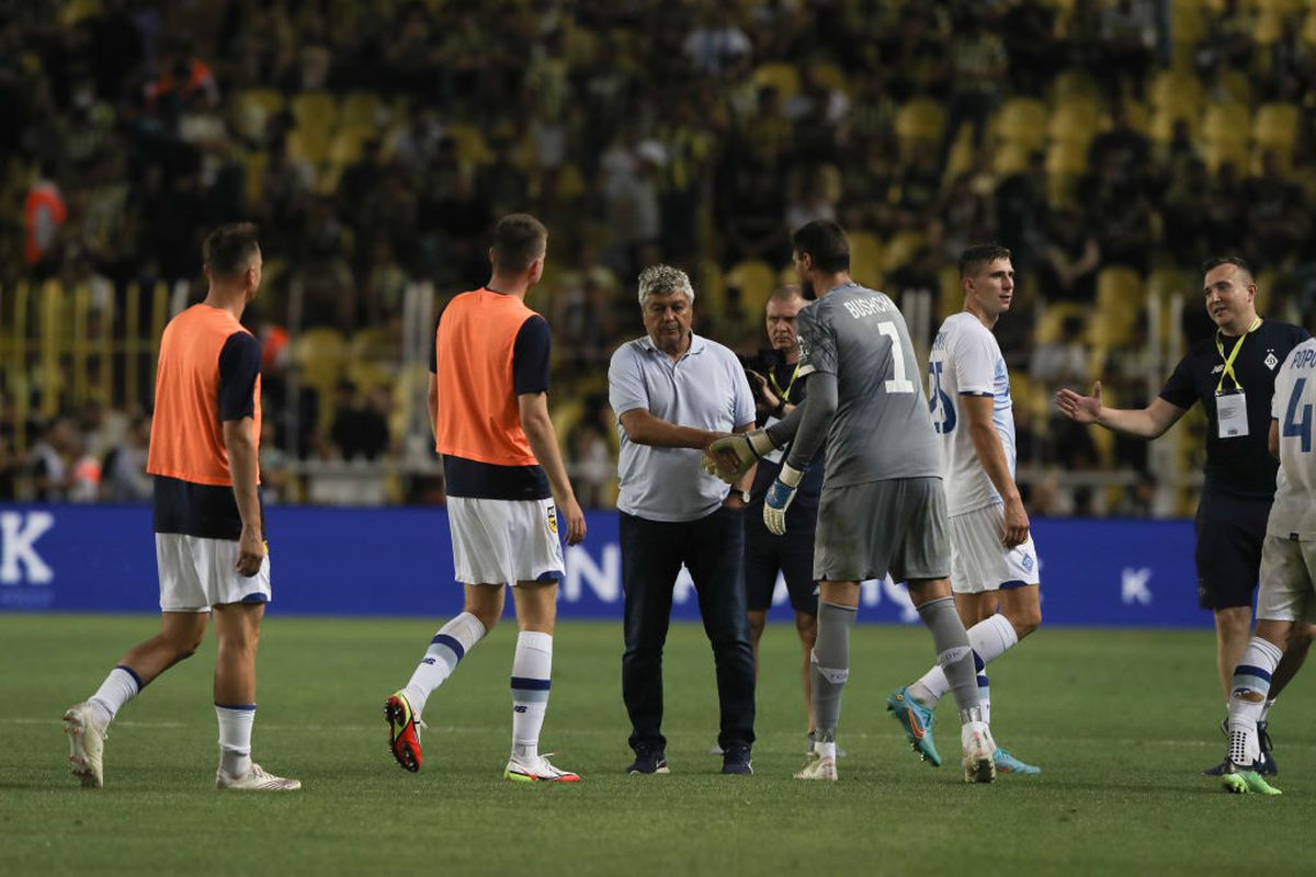 Scene absolut revoltătoare la Fenerbahce - Dinamo Kiev: „Mi-e rușine că trăiesc în aceeași țară cu voi! UEFA, fă ceva!” » Ce au scandat mii de turci