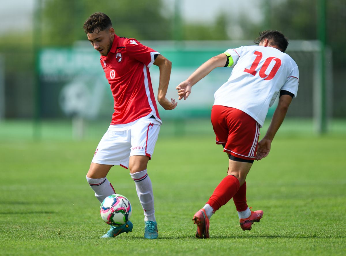 Dinamo și-a schimbat hainele » Echipament de la U19 folosit în ultimele amicale