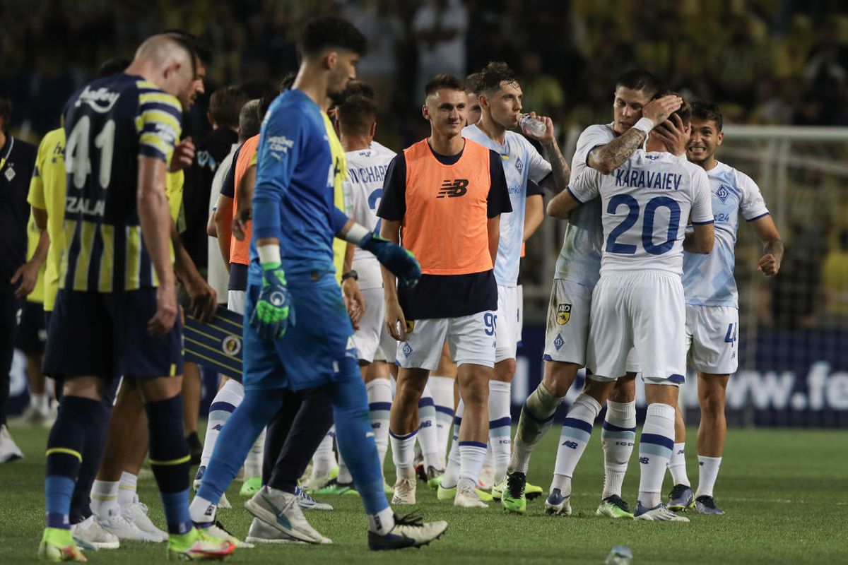 Scene absolut revoltătoare la Fenerbahce - Dinamo Kiev: „Mi-e rușine că trăiesc în aceeași țară cu voi! UEFA, fă ceva!” » Ce au scandat mii de turci