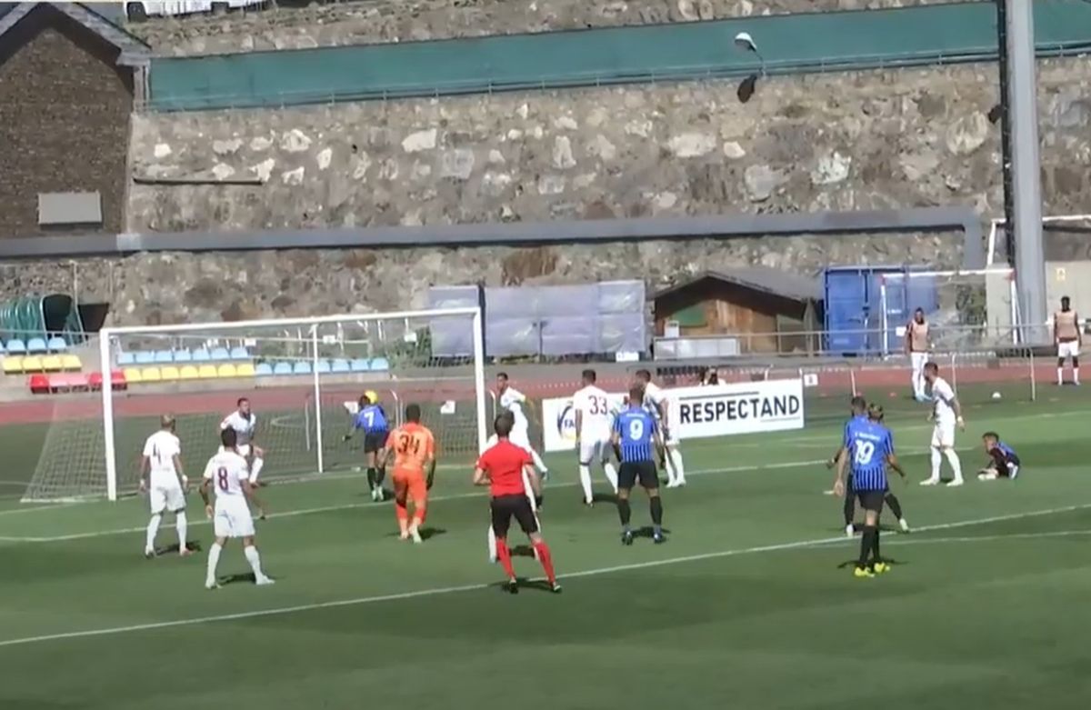 Bălgrădean, gafe în lanț la golul primit de CFR Cluj în Andorra » Petrescu i-a pregătit deja înlocuitorul!