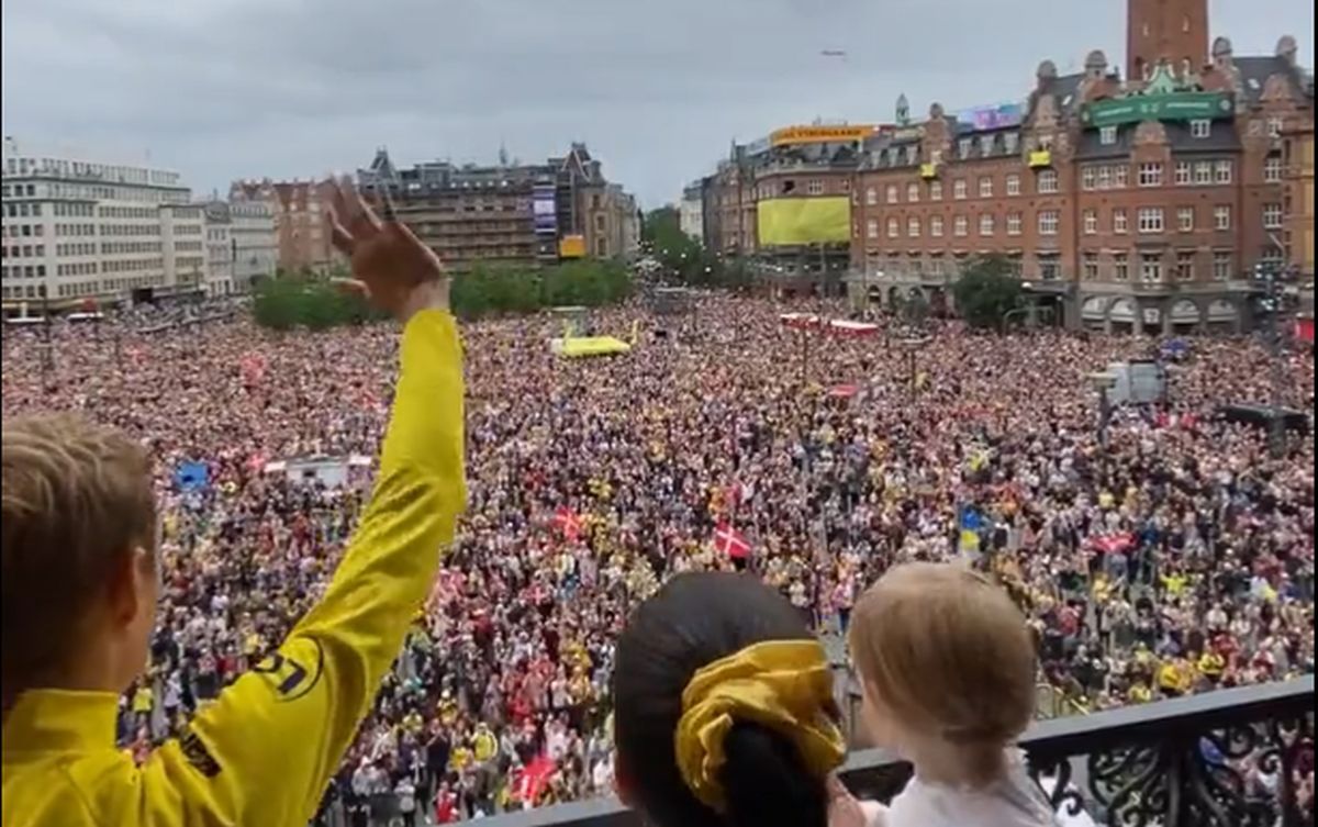 Jonas Vingegaard, sărbătoare în Copenhaga / FOTO: Twitter @letourdk