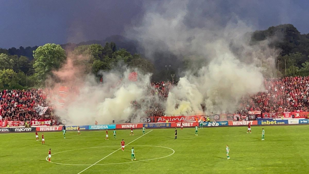 FOTO CSKA Sofia - Sepsi, torțe aprinse de fanii gazdelor