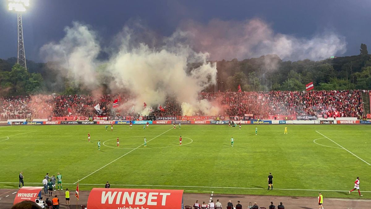 FOTO CSKA Sofia - Sepsi, torțe aprinse de fanii gazdelor