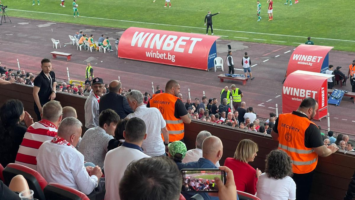 Scandal la Sofia! Dioszegi s-a ridicat și a plecat după un conflict cu fanii lui CSKA