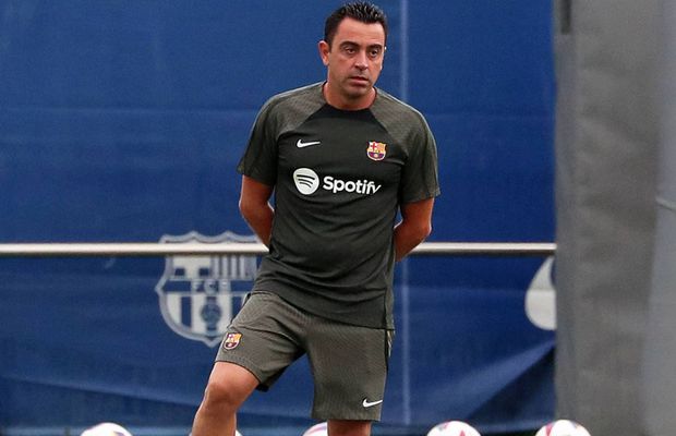 Xavi și-a prelungit contractul cu Barcelona, dar tot câștigă mai puțin decât a avut Ronald Koeman