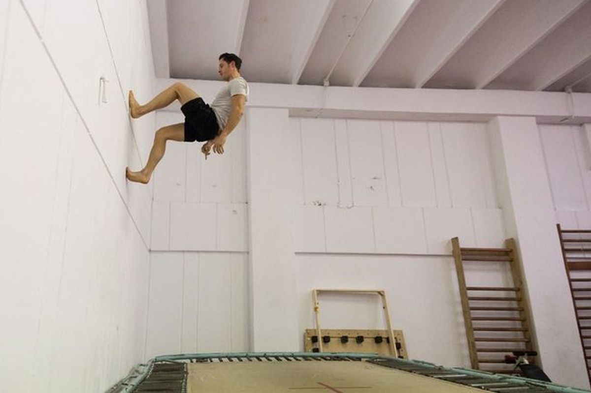 De la antrenamente pe saltele, în bazin fără apă și trambuline, la aur mondial » În urmă cu 6 ani, Constantin Popovici era retras. Acum e cel mai bun din lume