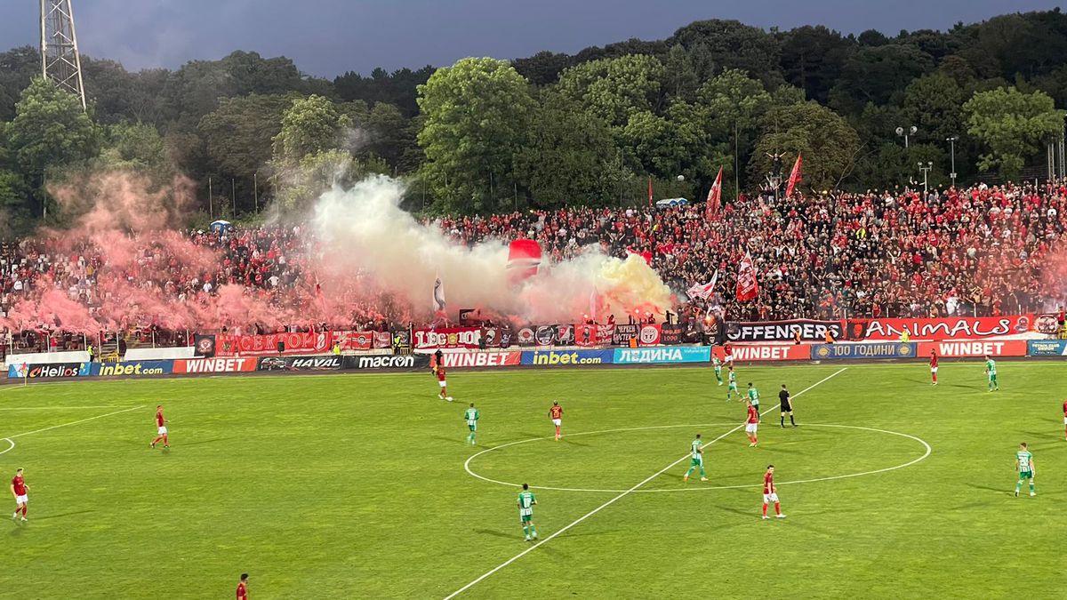 FOTO CSKA Sofia - Sepsi, torțe aprinse de fanii gazdelor