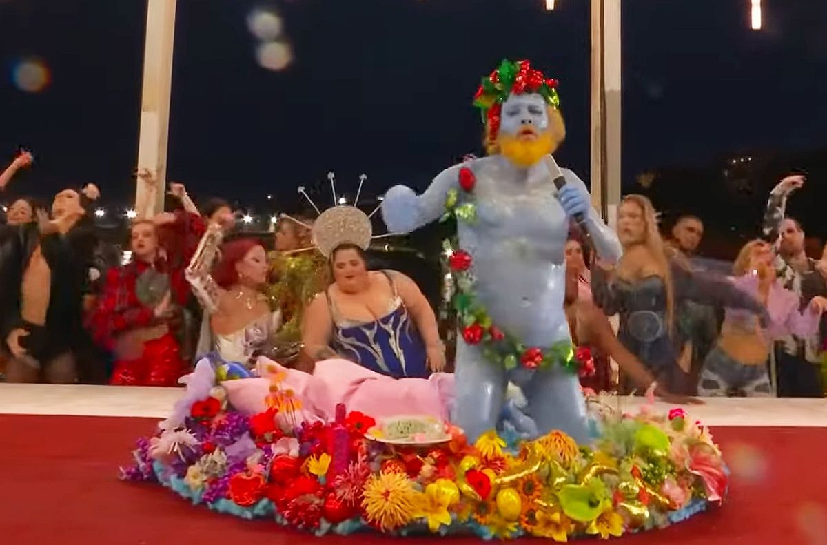 „Ceremonie spectaculoasă" sau „Jefuirea culturală a Franței"? » Cum au văzut marile ziare, precum Le Monde sau Le Figaro, și oamenii politici ceremonia de deschidere a Jocurilor Olimpice: „A fost un haos vesel, ca Franța"