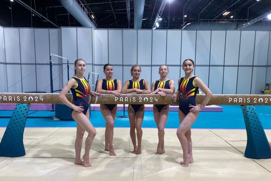 Amalia Ghigoarță, Andreea Preda, Sabrina Voinea, Ana Maria Bărbosu și Lilia Cosman vor concura în prima subdiviziune FOTO FRG