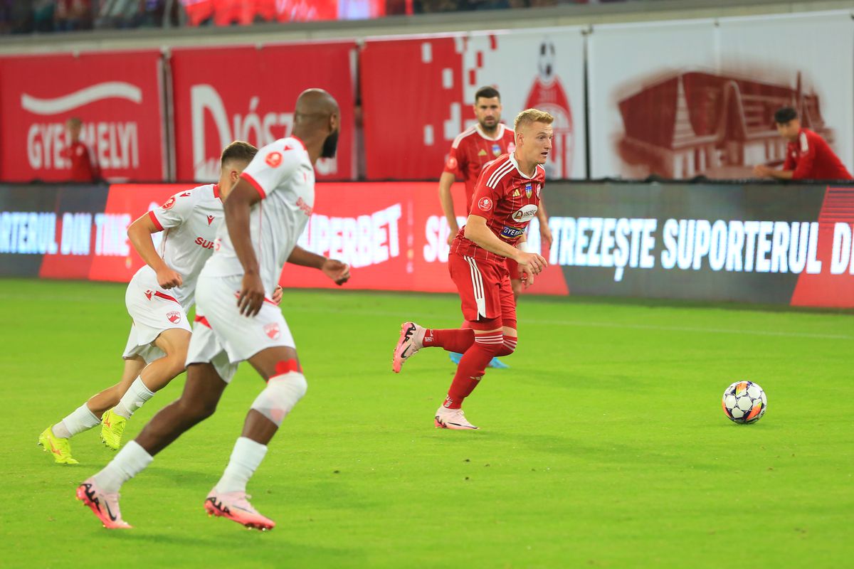 A lucrat la Real Madrid 30 de ani, iar acum urmărește meciuri din Superliga » Pe cine a surprins GSP la Sepsi - Dinamo