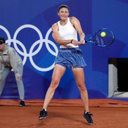 Irina Begu, înfruntând-o pe Iga Swiatek la Jocurile Olimpice / Sursă foto: Imago Images