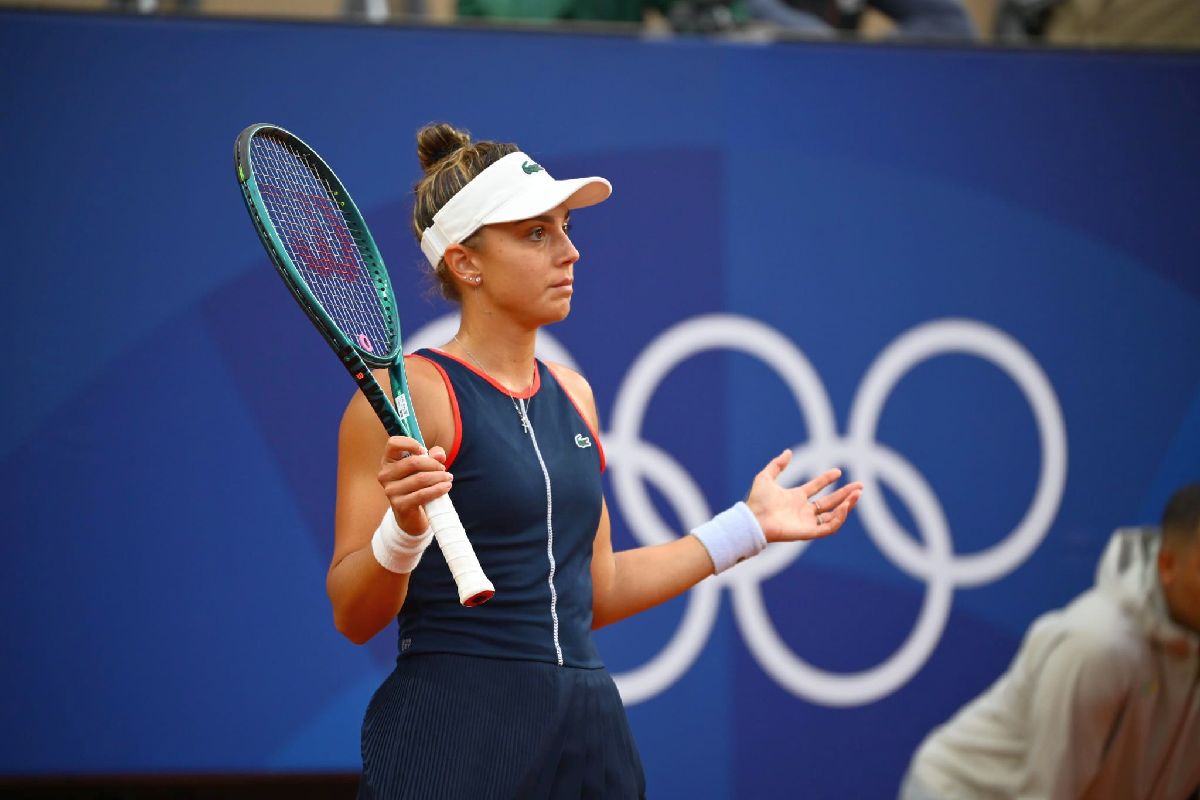 Jaqueline Cristian, victorie MĂREAȚĂ pe legendara arenă „Suzanne Lenglen” » Debutantă la Jocurile Olimpice, a revenit miraculos în fața favoritei gazdelor! Moment glorios pentru România