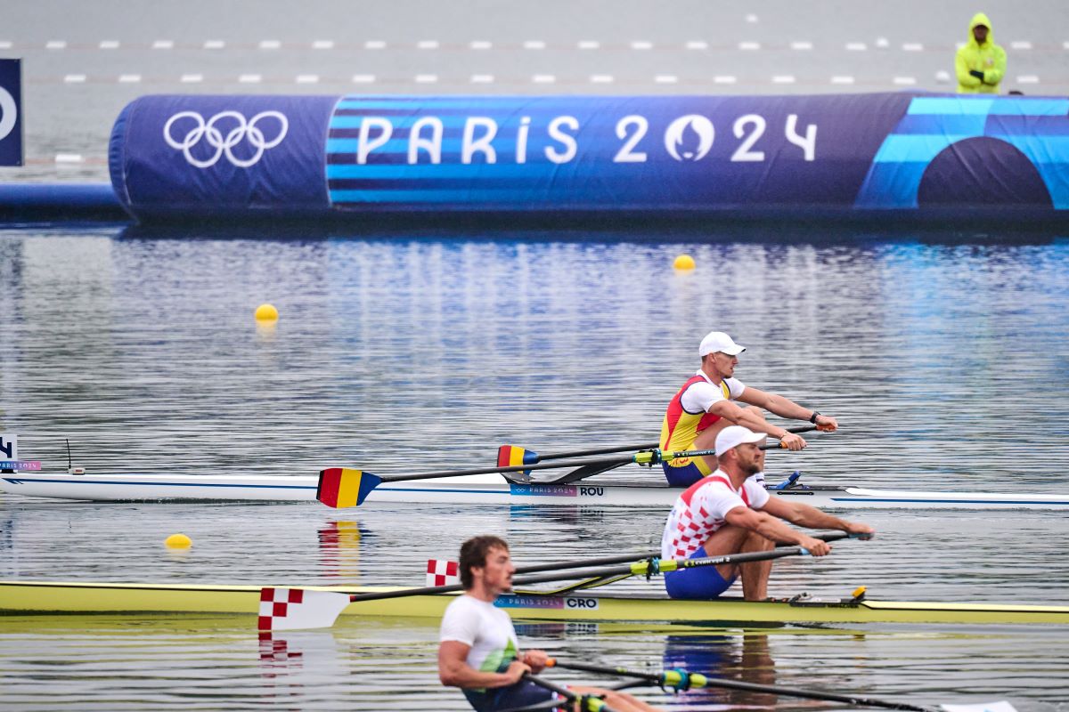 Canotorii români au început asaltul la Paris » Simona Radiș și Ancuța Bodnar, ritm de campioane, au câștigat cu avans mare seria!