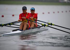 Canotorii români au început asaltul la Paris » Simona Radiș și Ancuța Bodnar, ritm de campioane, au câștigat cu avans mare seria!
